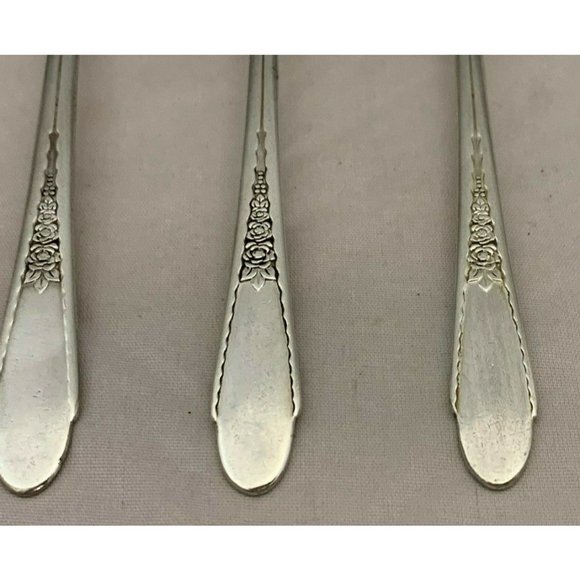 International Silver Wm Rogers & Son - Gardenia - 4 Teaspoons - 6" - Picture 4 of 12